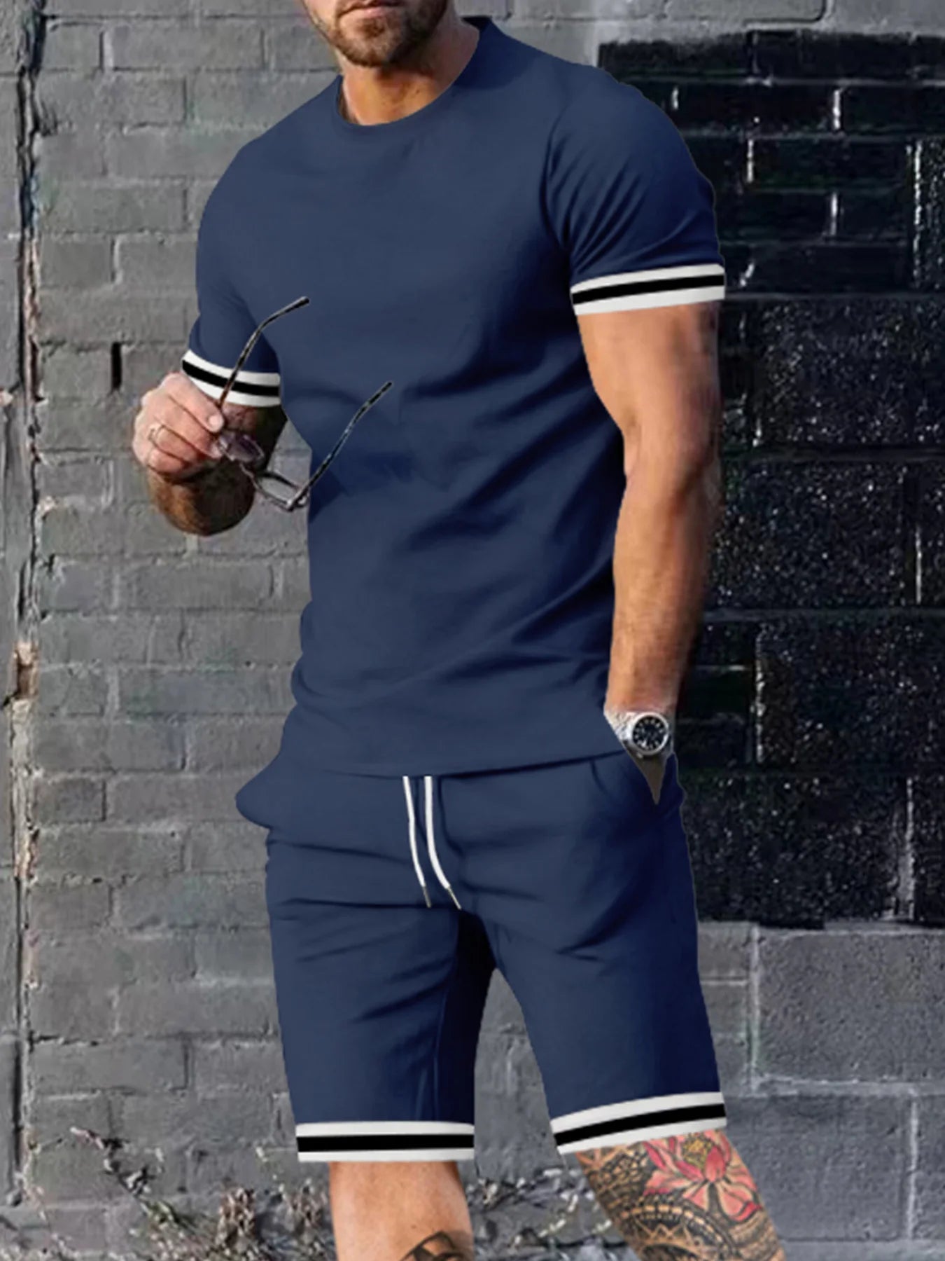 EUROPEAN AND AMERICAN MEN'S SUMMER MEN'S LOOSE SET SHORT SLEEVED SHORTS SPORTS CASUAL ROUND NECK TWO-PIECE SET MEN'S S-3XL - Ellianto fashion Men's