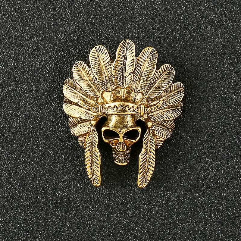 High-end Metal Wolf Head Brooch Metal Animal Lion Badge Lapel Pins for Men Vintage Suit Collar Accessories Casual Jewelry Gifts