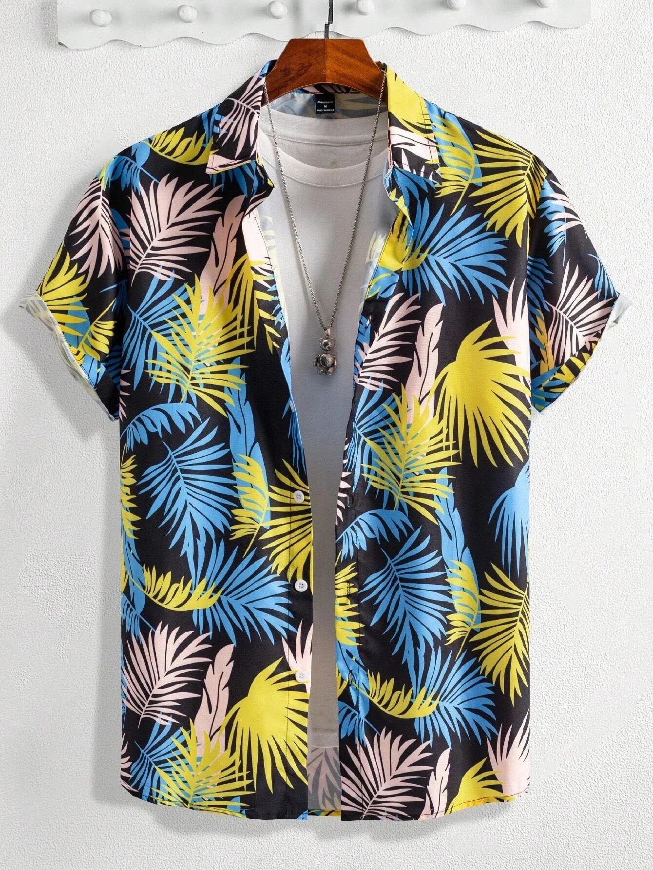 Hawaiian Botanical Print Short-Sleeve Shirt – Lightweight, Breezy Comfort and Effortless Seaside Style for the Modern Gentleman