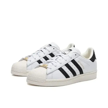 Adidas Originals Superstar Men's Women's Skateboarding Shoes, Lightweight, Durable, Non-slip, Low-top Board Shoes, Black/White - Ellianto fashion Men's